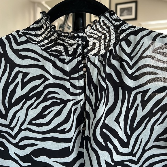1 State- zebra striped blouse - Picture 5 of 7